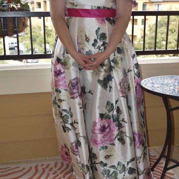 Maria Coca Coleccion Spring/Summer Floral Gown Wom - Picture 1 of 6